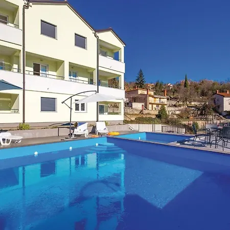 Stunning In With 4 Bedrooms And Outdoor Swimming Pool Apartment Icici